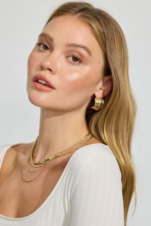 Gold Women Garage Lined Curve Button Earrings | A-2013769