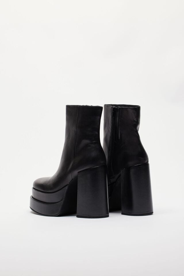 Black Women Garage Steve Madden - Cobra Platform Boots | A-7053498