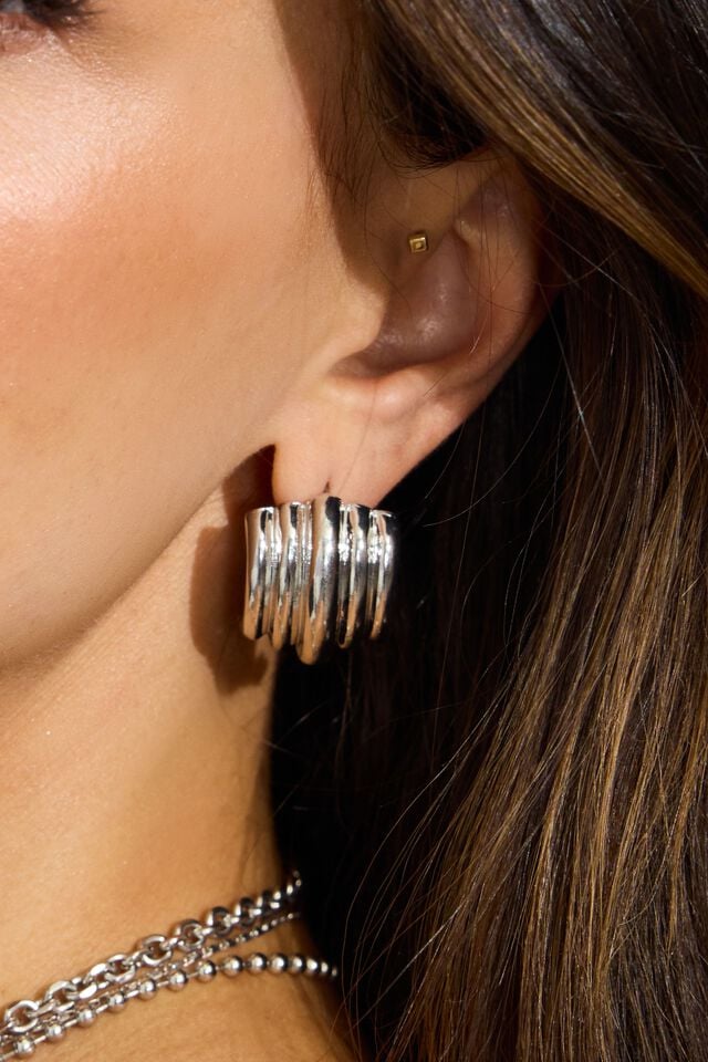 Silver Women Garage Lined Curve Button Earrings | A-9610753