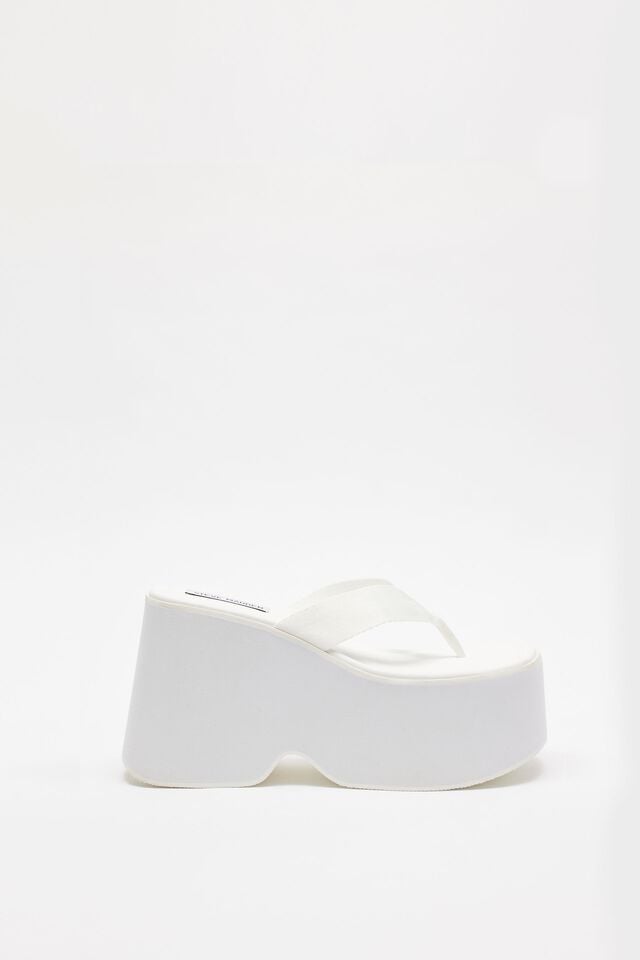 White Women Garage Steve Madden Gwen Platform Sandals | A-2045713